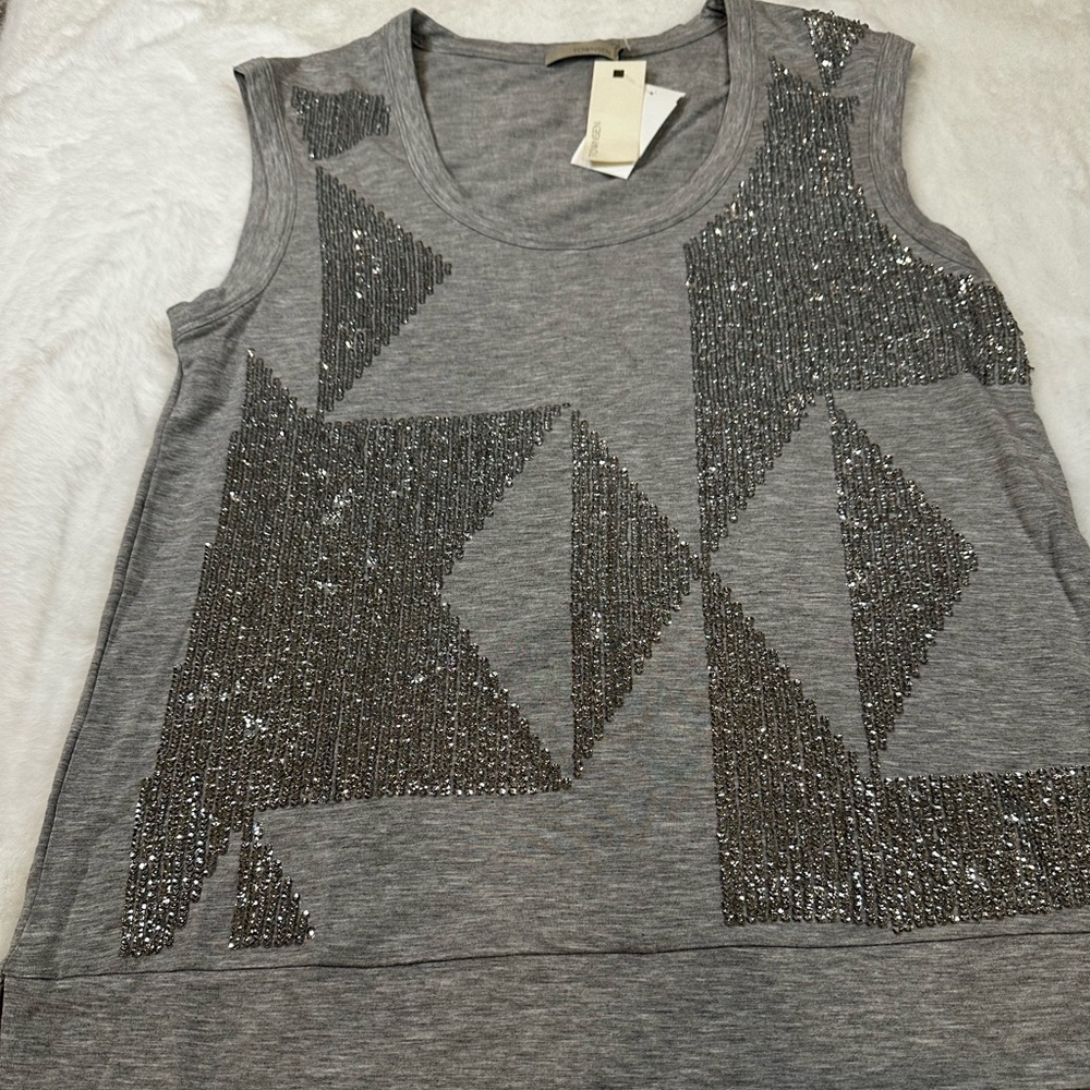 TOWNSEN Gray Top with Silver Accents